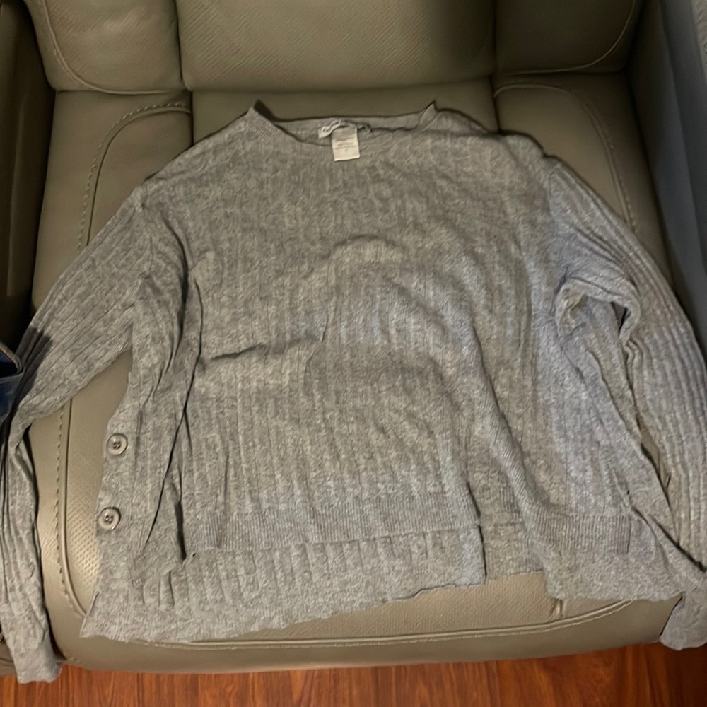 Light grey sweater